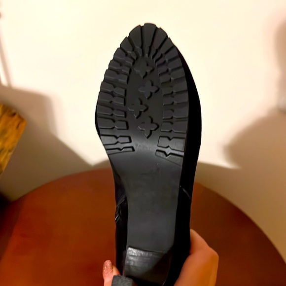 Faux Fur High Heel Boots. NWOT. Size 8.5 fitting Size 8 - Picture 5 of 9